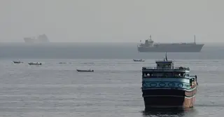 হরমুজ প্রণালি থেকে লোহিত সাগর,  নতুন সমরকৌশলে এগোচ্ছে ইরান